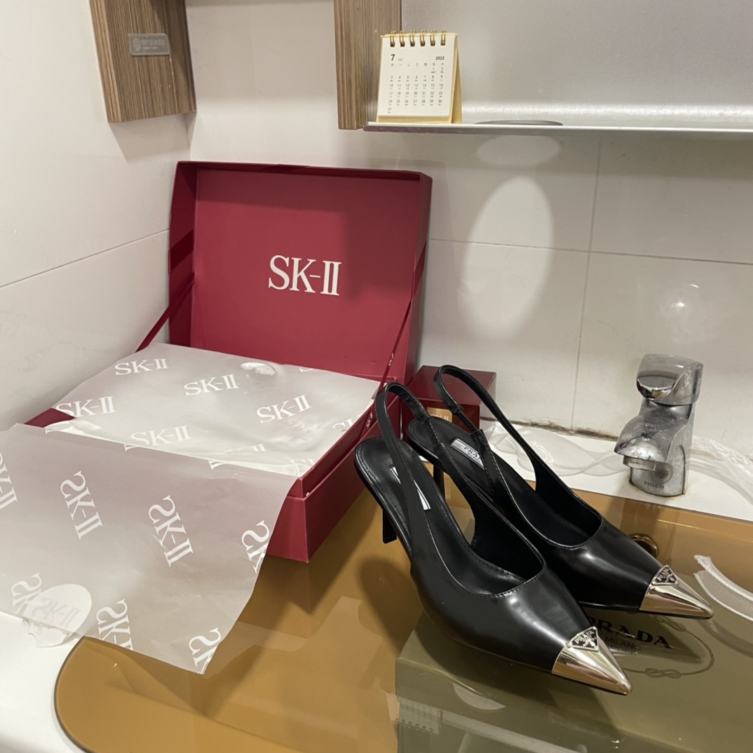 P style classic patent leather sandals high heels-Luxeon