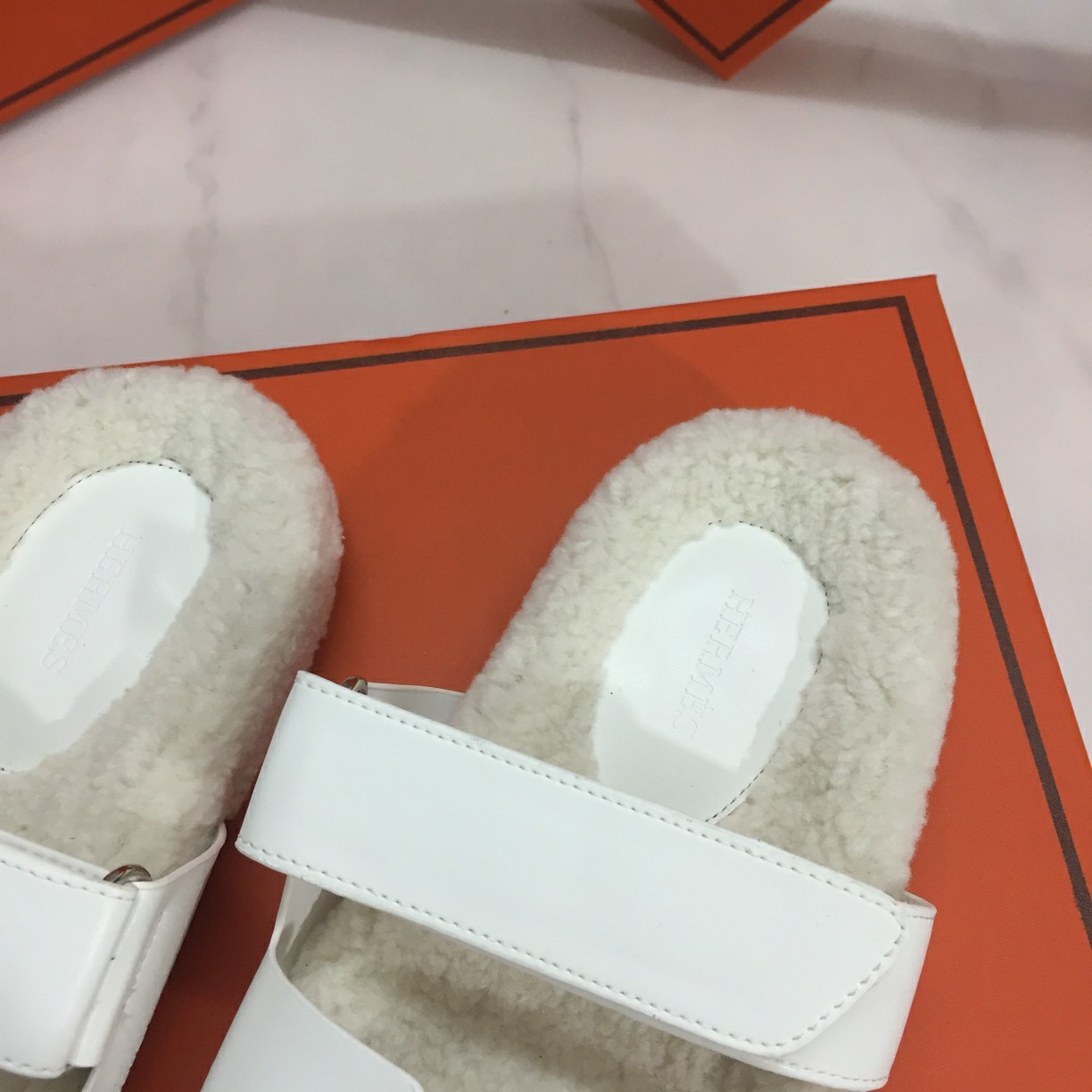 H style new winter wool slippers-Luxeon