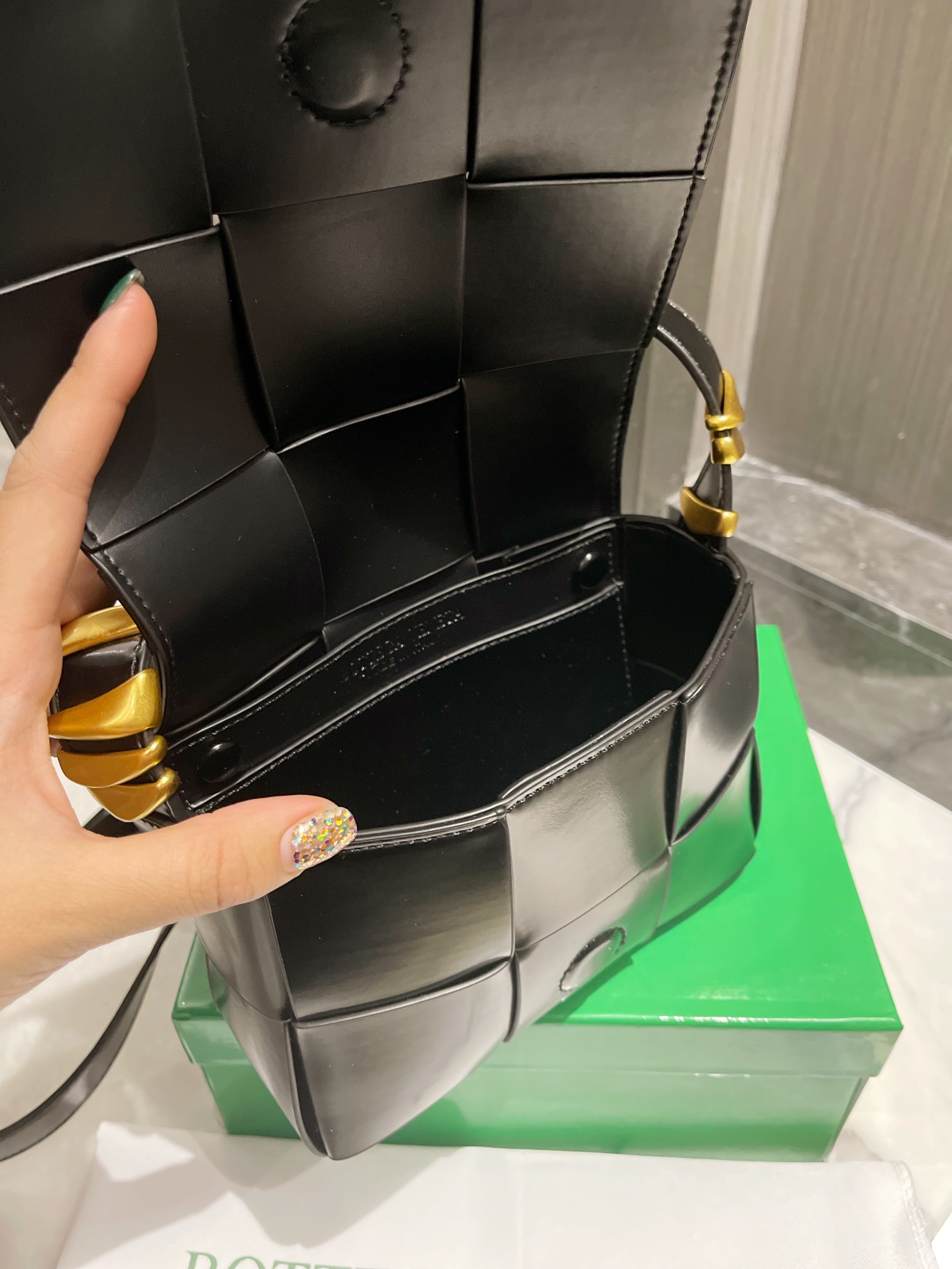 BV Bottega Veneta Cassette Handbags-Luxeon