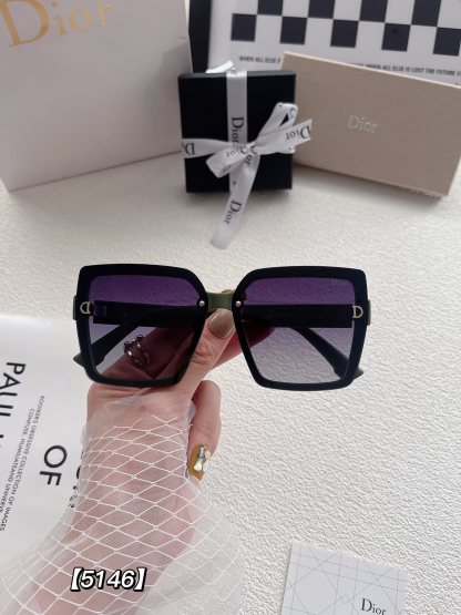 D style fashion women sunglasses-Luxeon