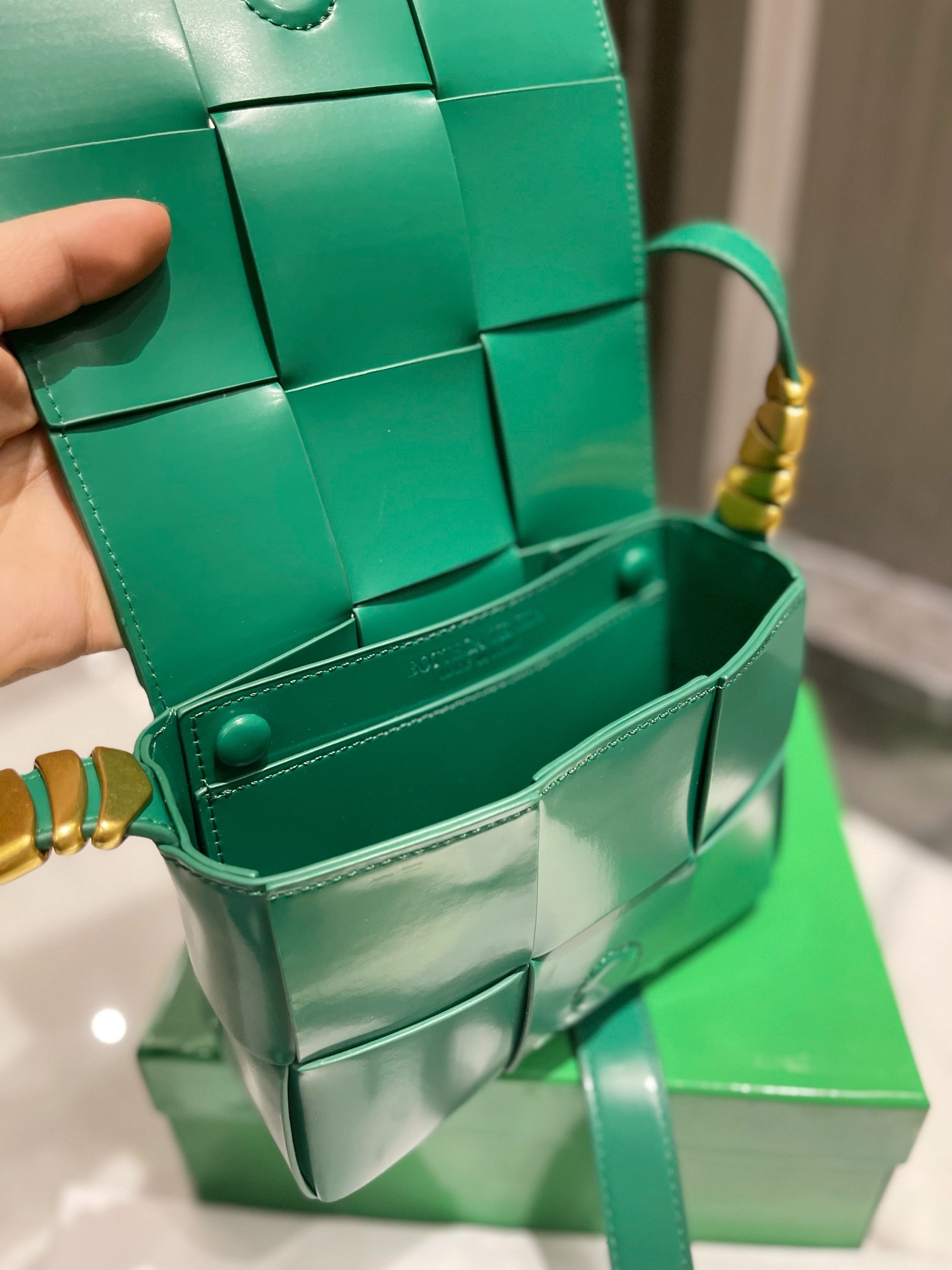 BV Bottega Veneta Cassette Handbags-Luxeon