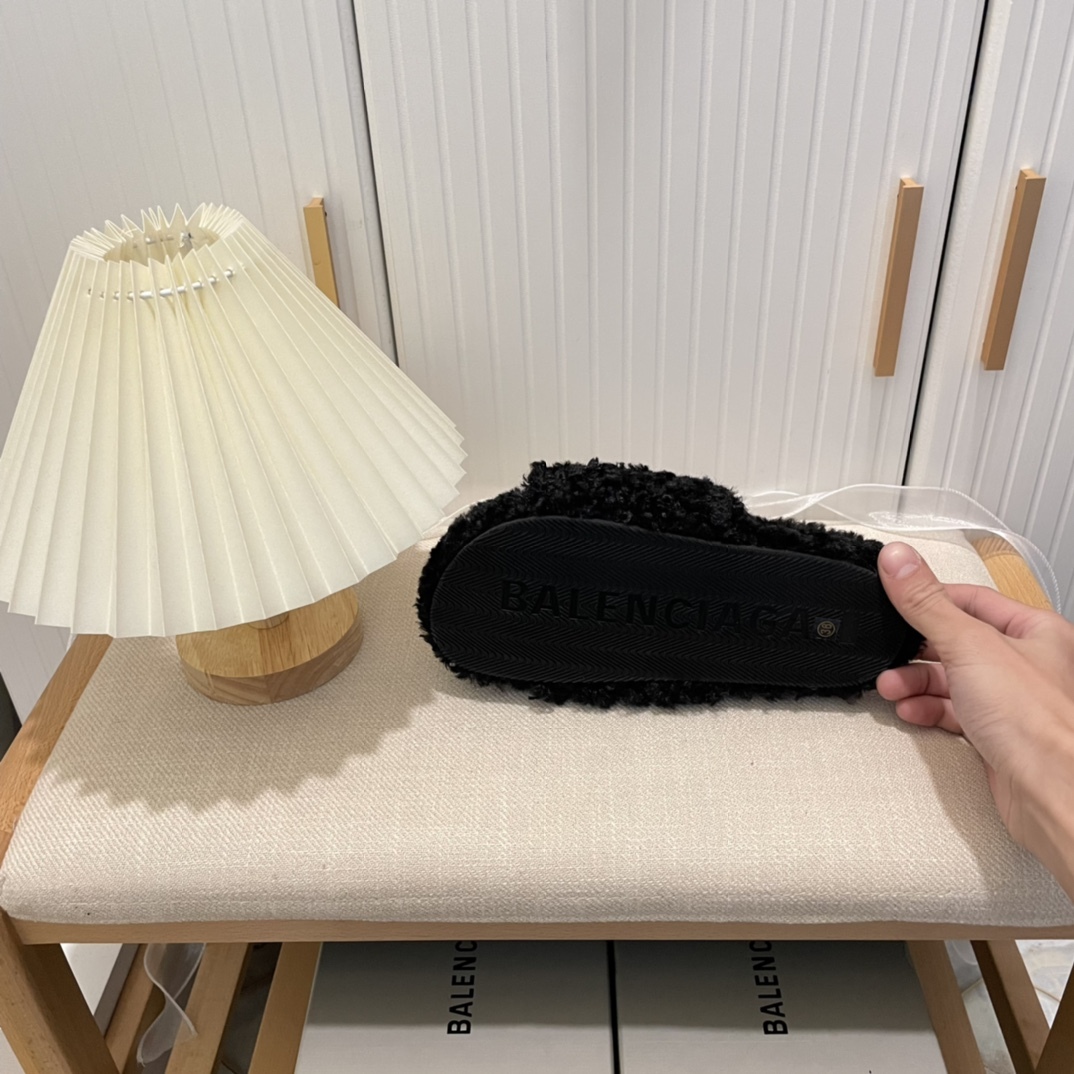 B style winter new fuzz fur slippers-Luxeon