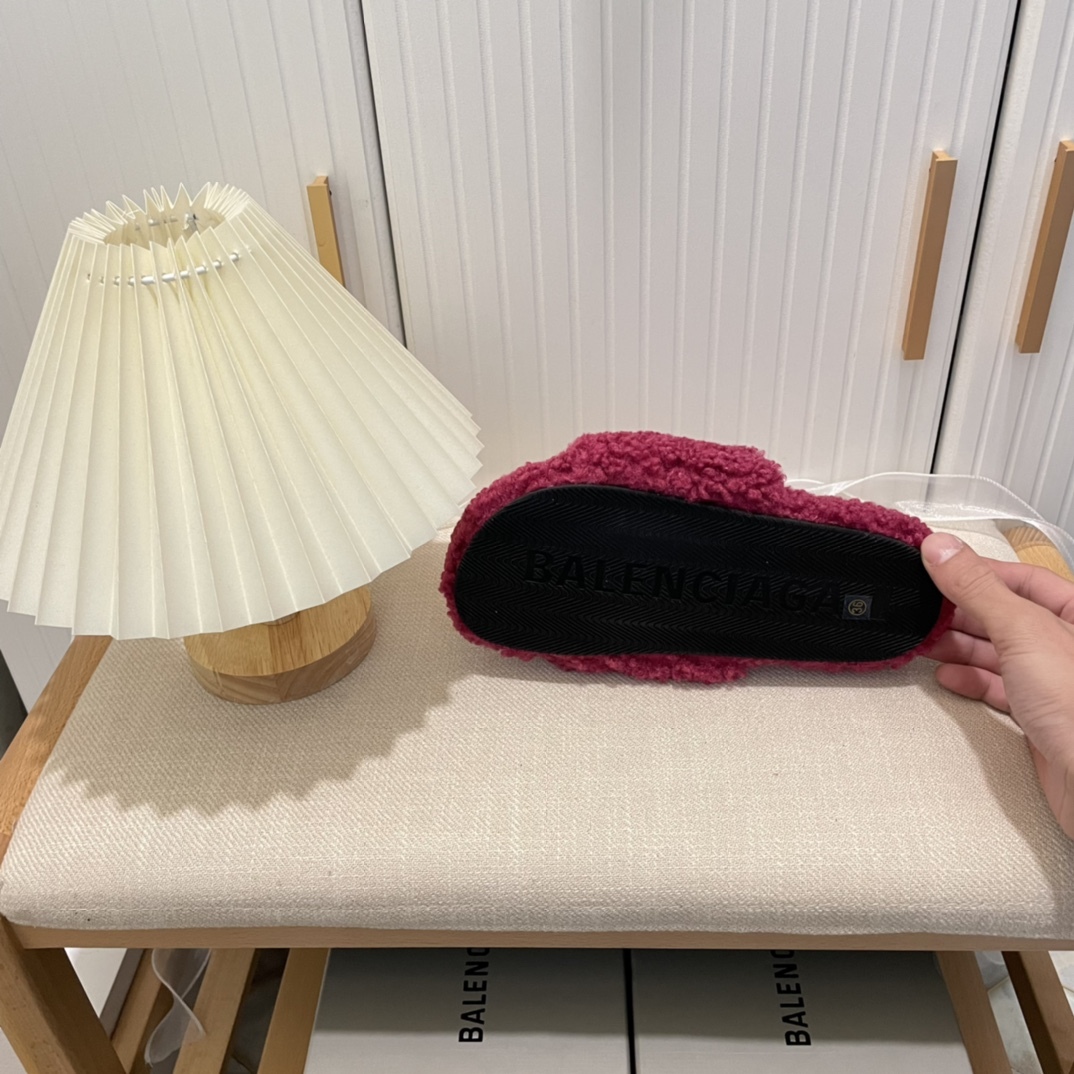 B style winter new fuzz fur slippers-Luxeon