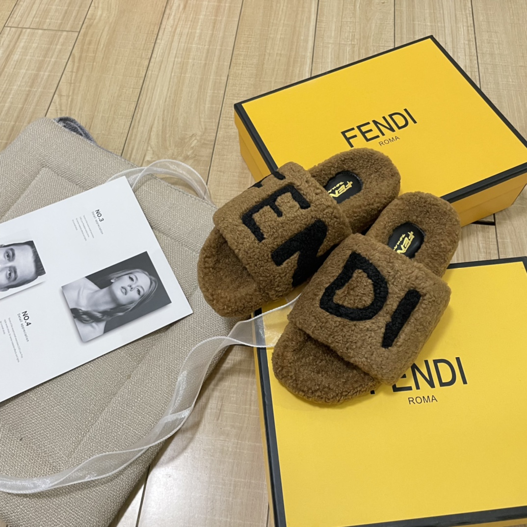 F style new women winter plush slippers-Luxeon