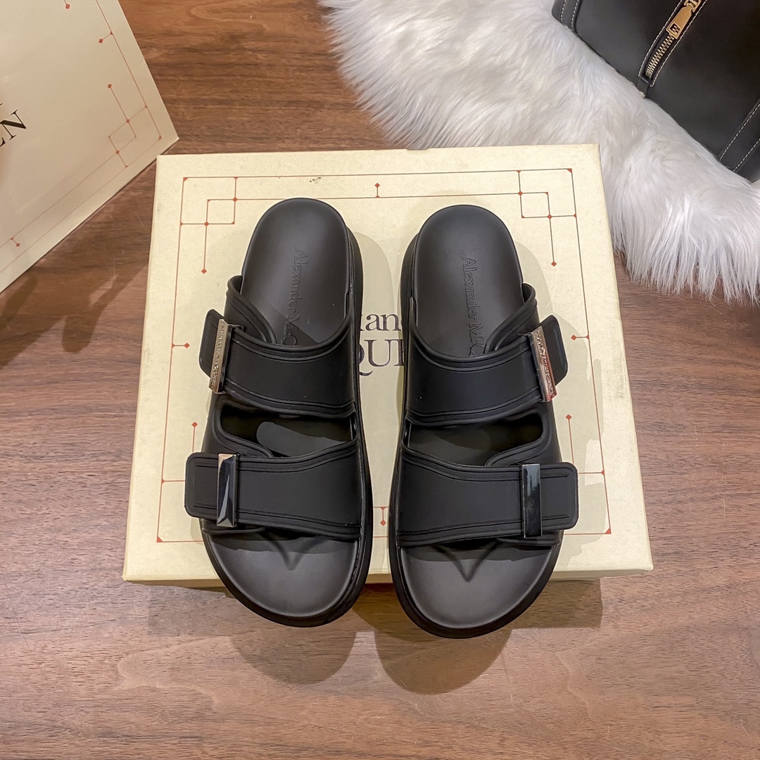 Mcqueen women thick sole sandals-Luxeon