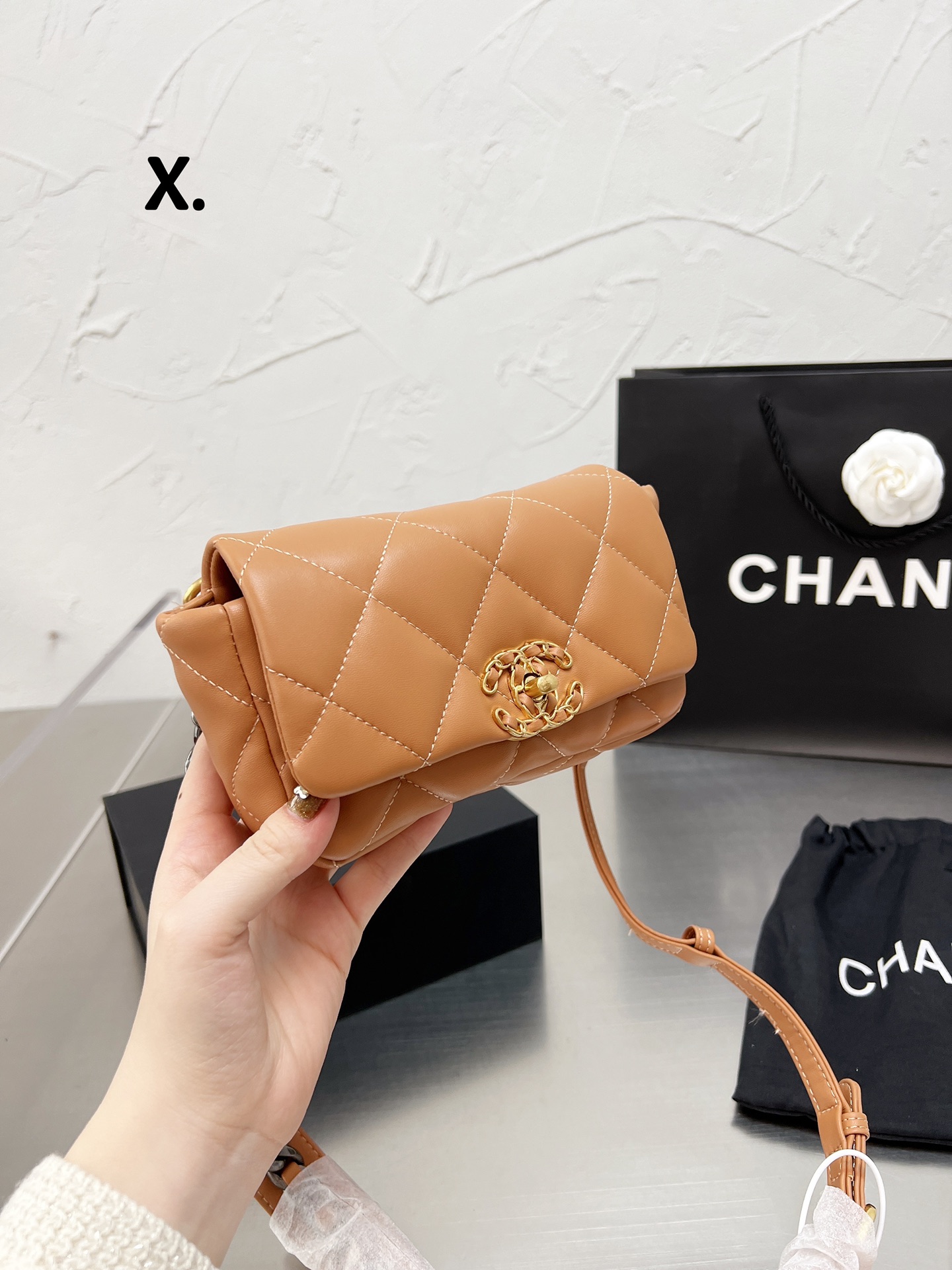 C style Shoulder Bags Handbags-Luxeon