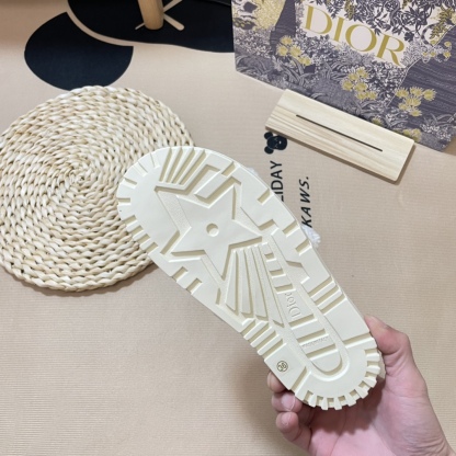 D style Autumn& winter new embroideried wool slippers-Luxeon