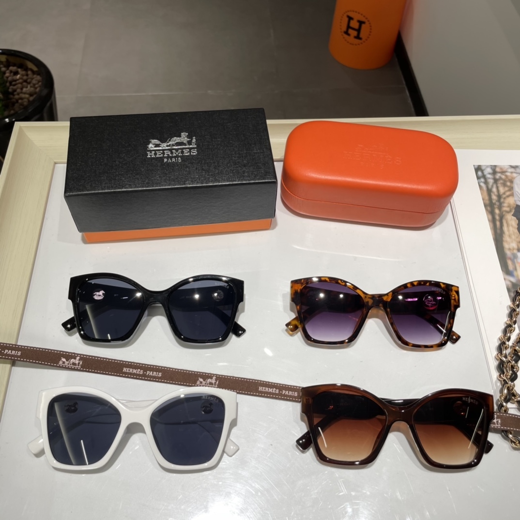 H style Fashion Casual Sunglasses-Luxeon