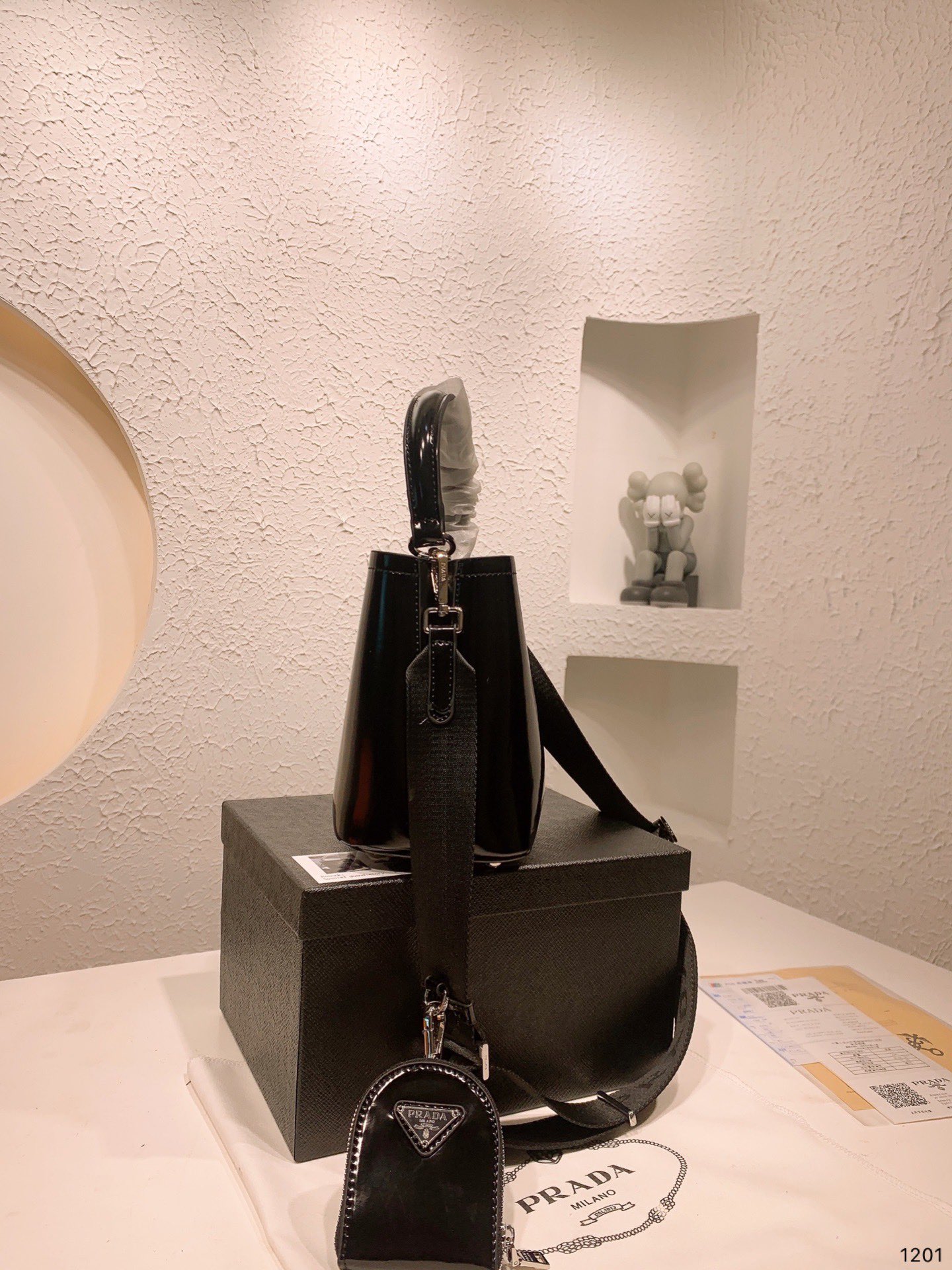 P style Bucket bags Two In One Patent Leather-Luxeon