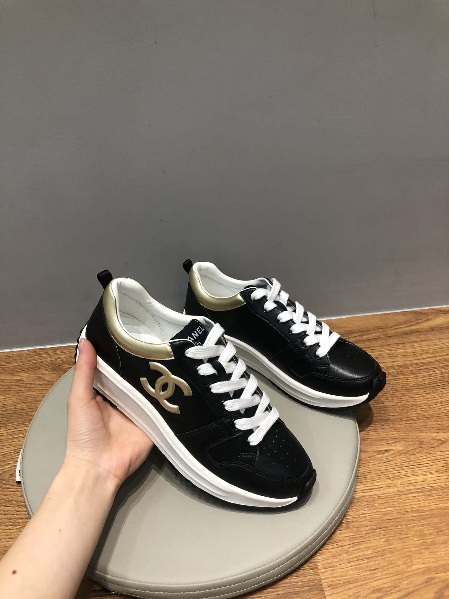 C style Fashion Classic Shoes-Luxeon