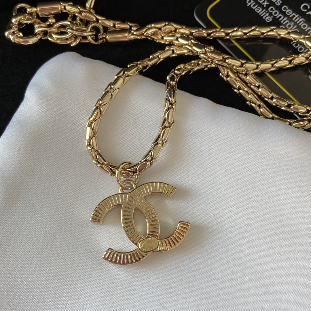 C style New Necklace-Luxeon