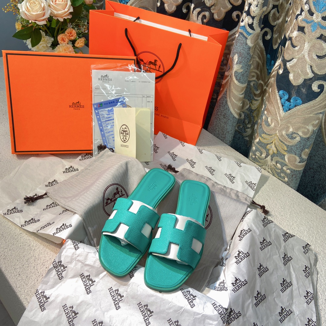 H style Flat Slippers-Luxeon