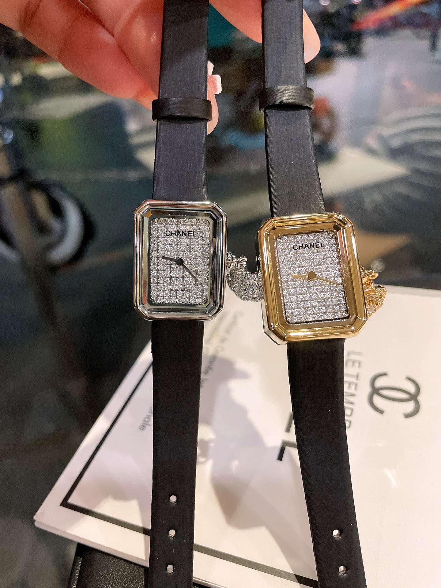 C style Première Mini Silk Leather Watchband Women Watch Elegant-Luxeon