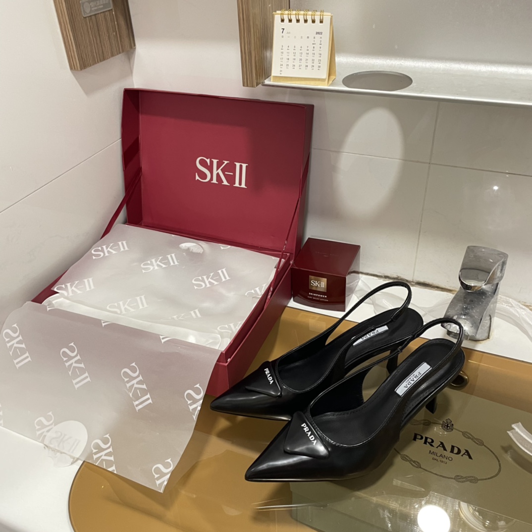 P style classic patent leather sandals high heels-Luxeon