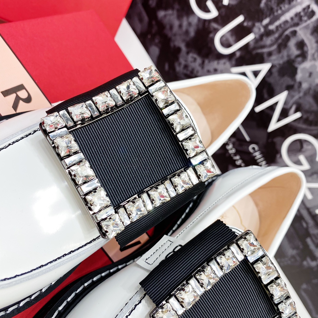 Roger Vivier buckle Mary Jane shoes-Luxeon