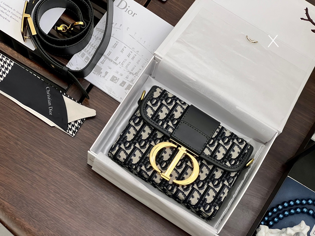 D style Montaigne 30 shoulder bags-Luxeon