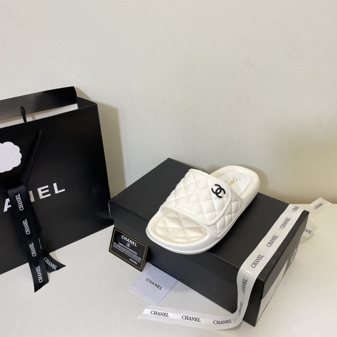 C style Air Bubble Flat Slippers-Luxeon