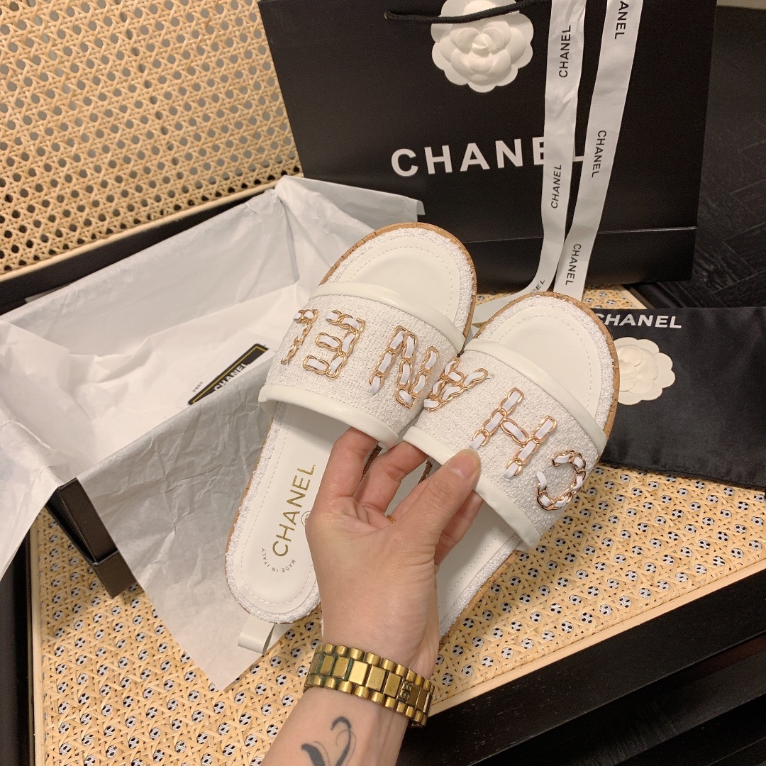 C style embroidered logo slides-Luxeon