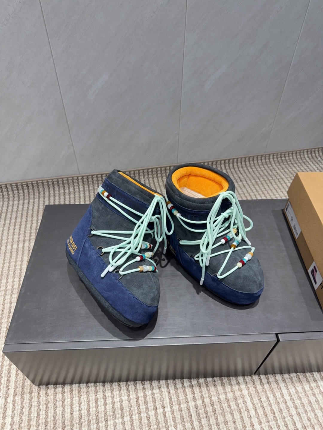 snow boots
