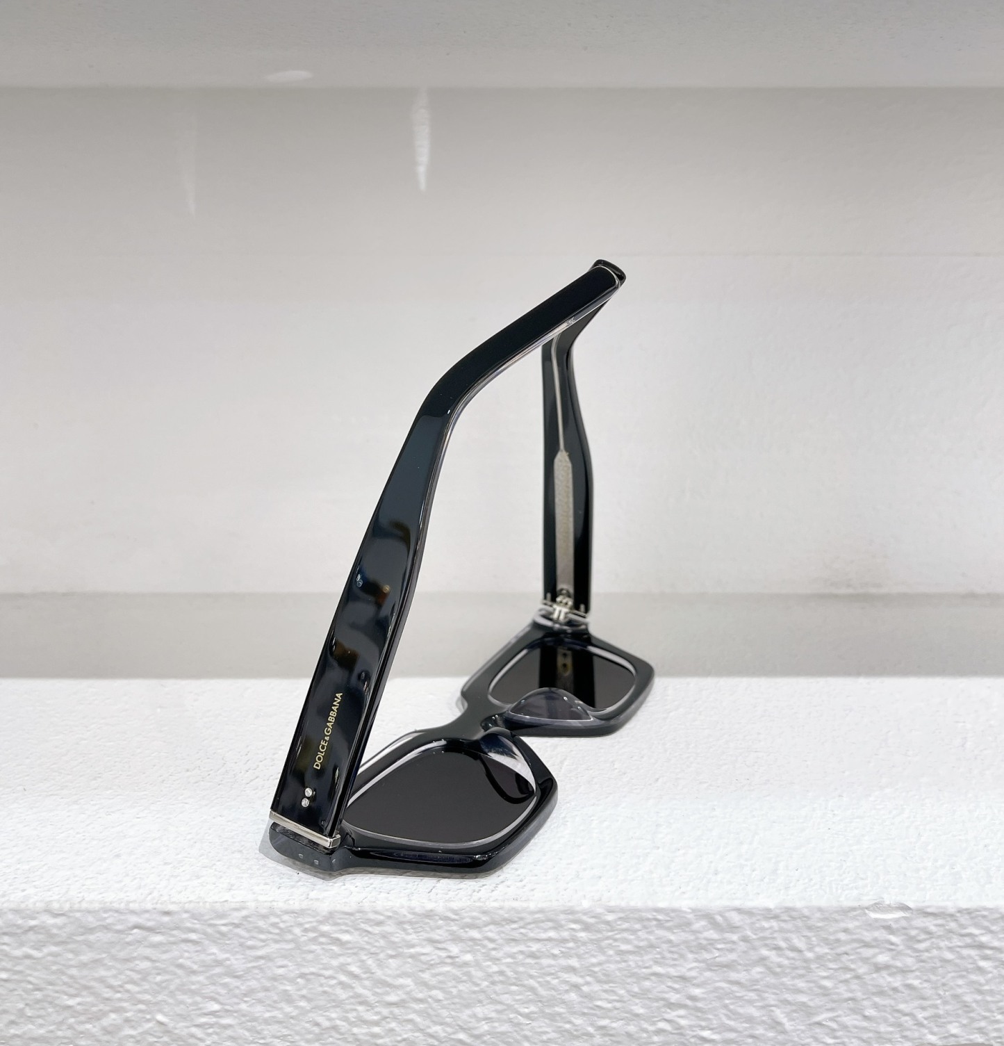 DOLCE & GABBAN fashion sunglasses-Luxeon