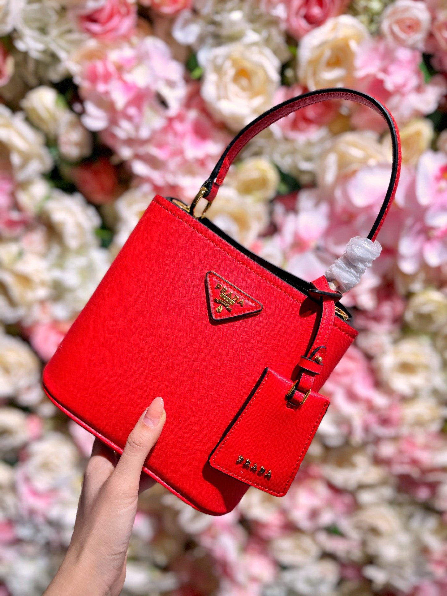 P style Bucket Tote Bags-Luxeon