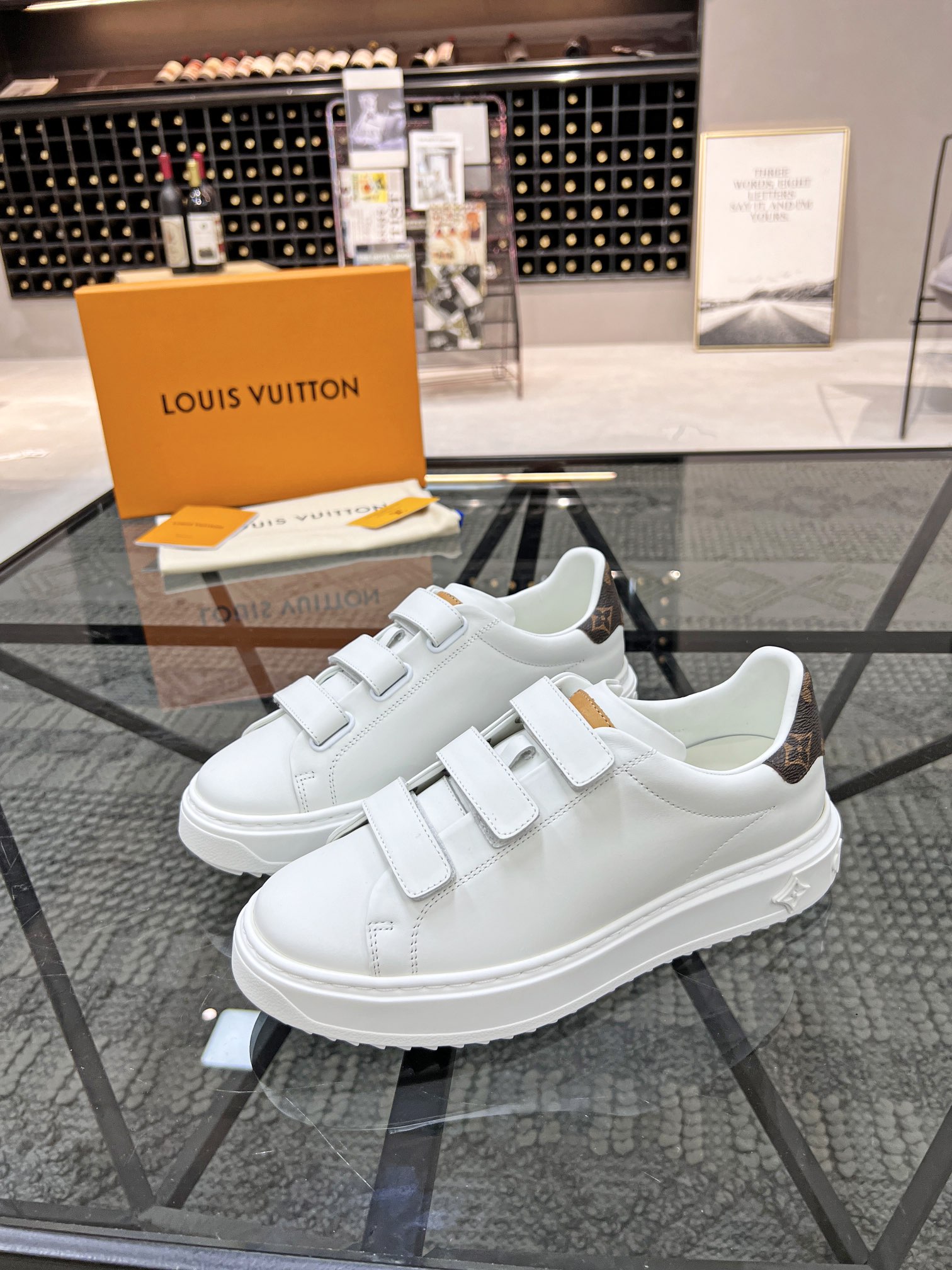L style trendy women sneakers casual shoes-Luxeon