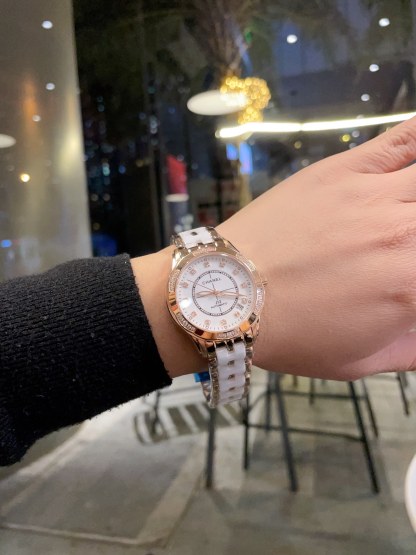 C style Delicate Women's Watch Ceramic Strap Exquisite Quality Sapphire Crystal Mirror-Luxeon