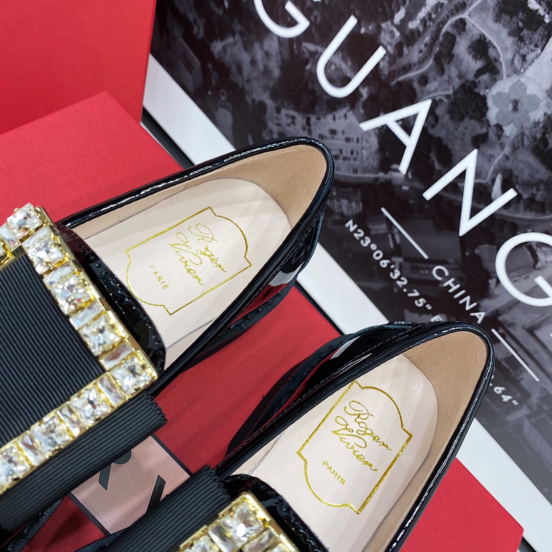 Roger Vivier buckle Mary Jane shoes-Luxeon