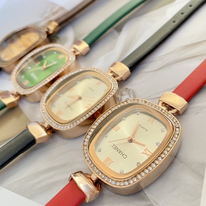 C style Women's Watch Quartz Movement Retro Personality-Luxeon