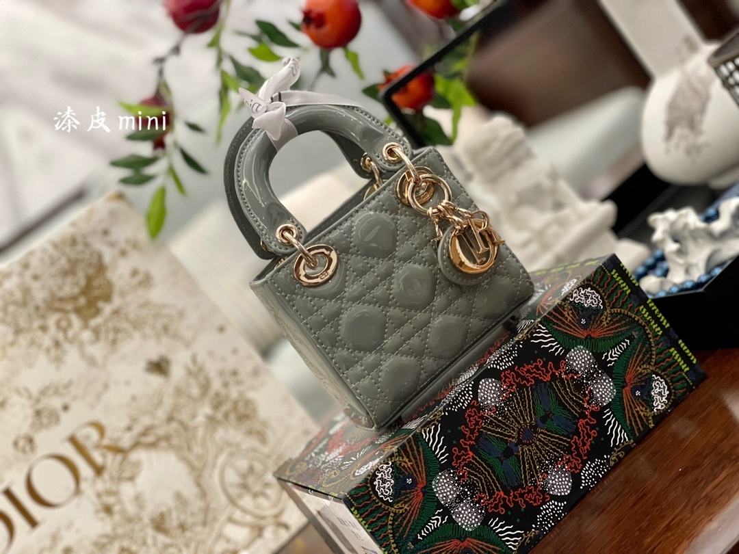 D style Diana Mini Handbags-Luxeon