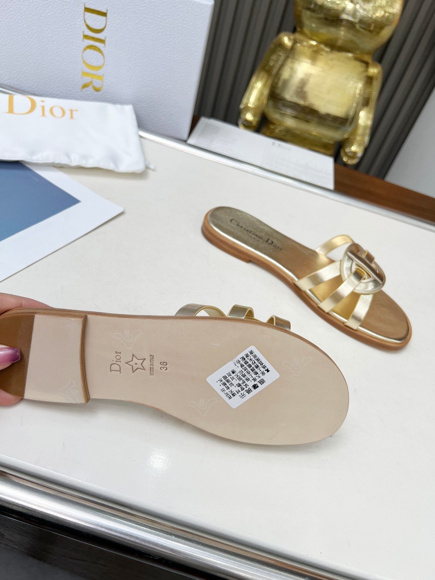 Women hollow slippers 35-42