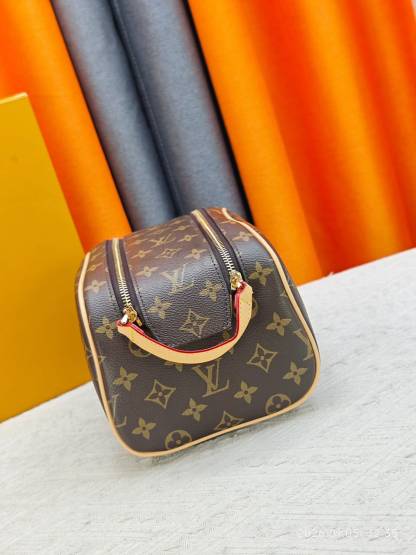handbag  28*15*16.5cm