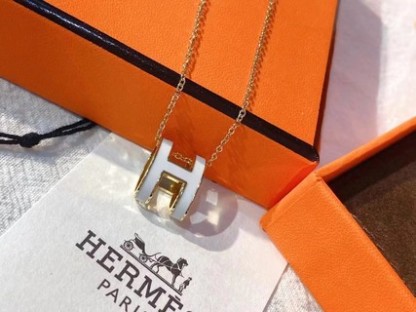 H style Classic High Quality Necklace-Luxeon