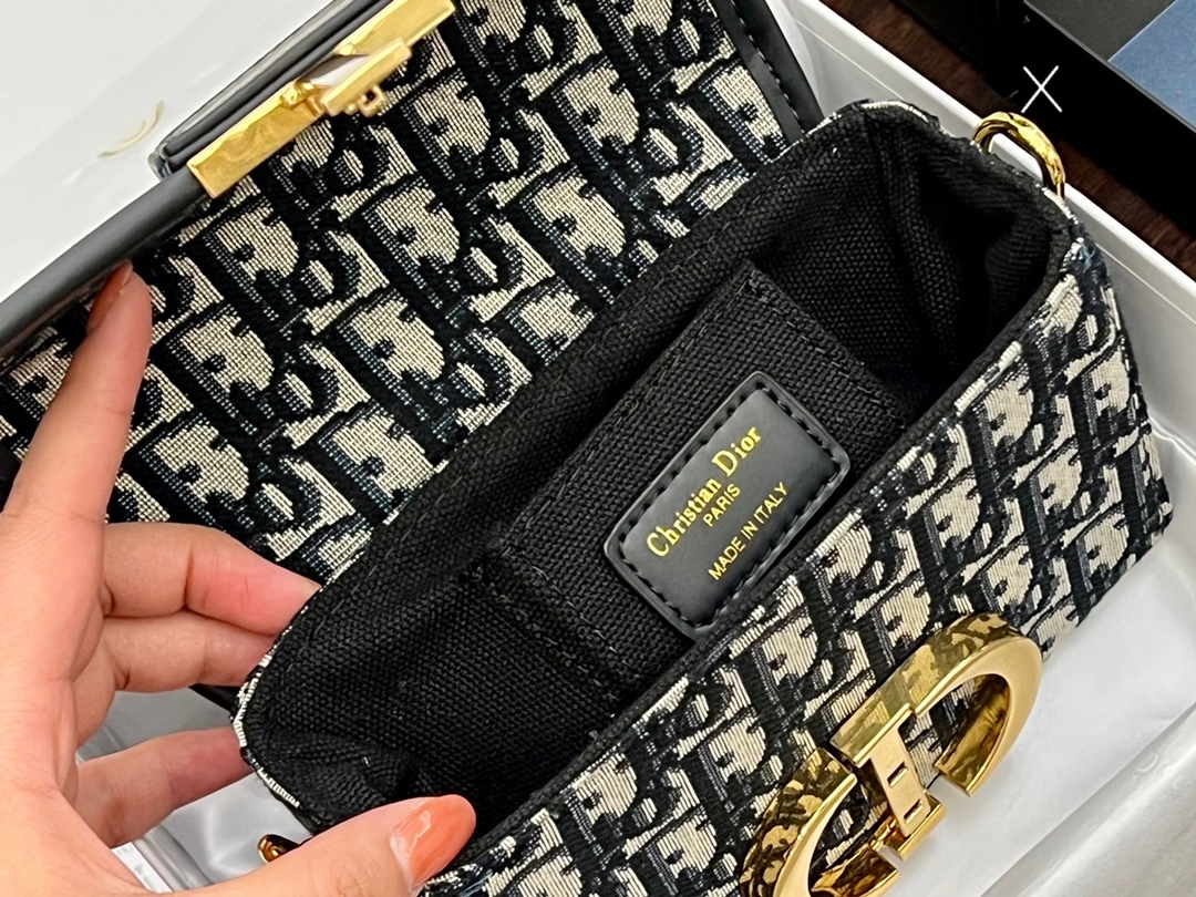 D style Montaigne 30 shoulder bags-Luxeon