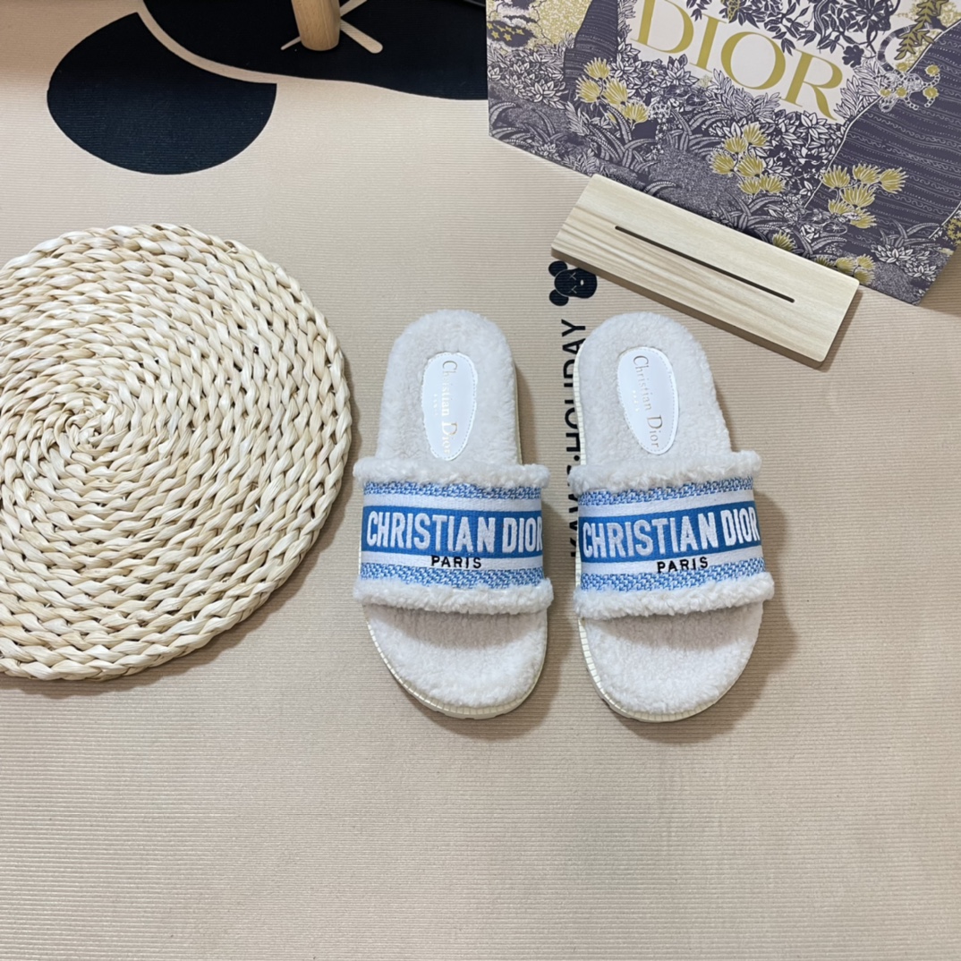 D style Autumn& winter new embroideried wool slippers-Luxeon