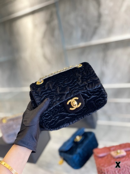 C style VELVET HANDBAG-Luxeon