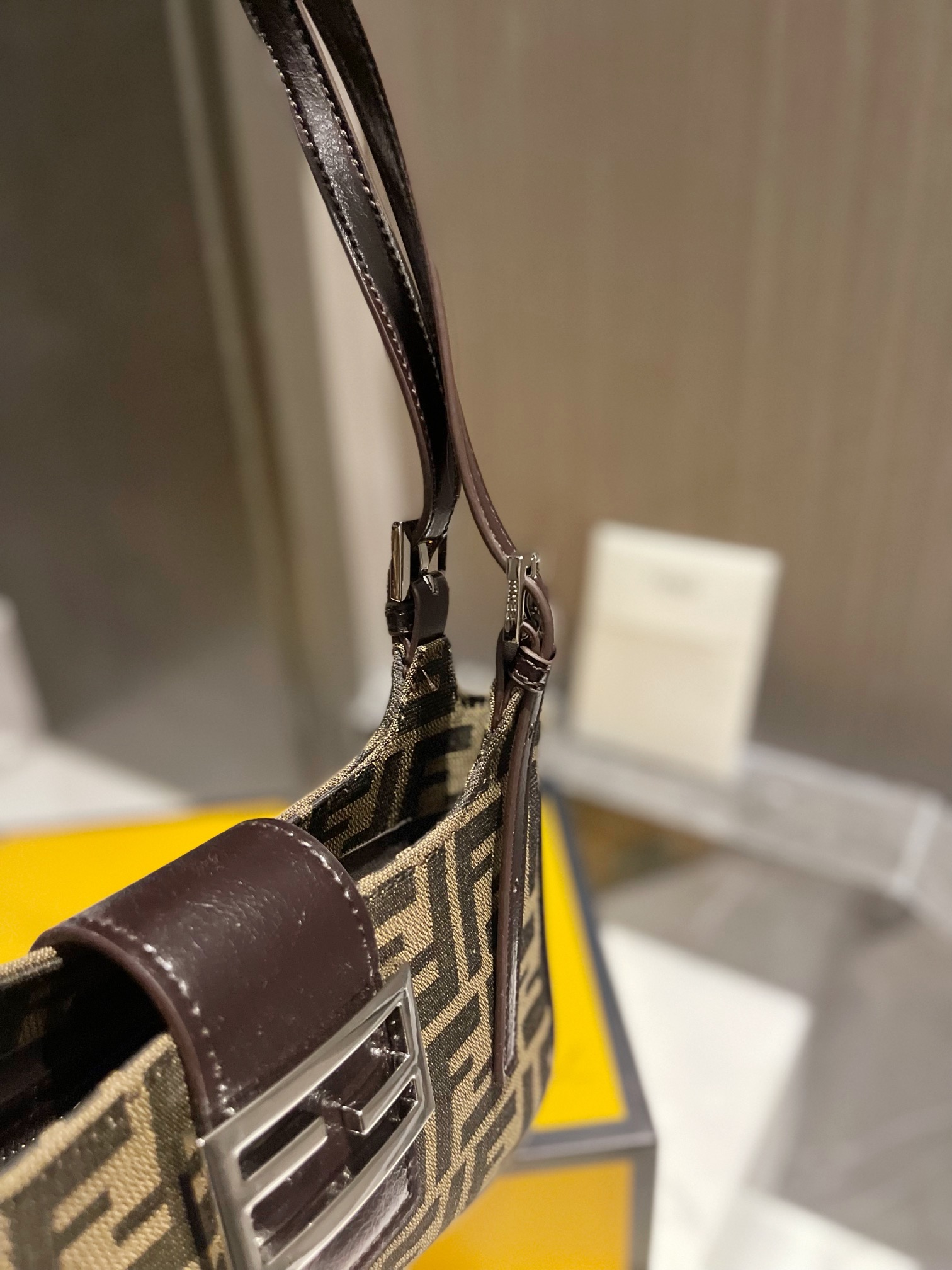 F style Underarm Shoulder Bag Classic-Luxeon