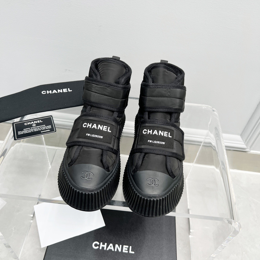Casual sports loafers