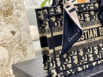 D style Mini Book Tote Handbags-Luxeon