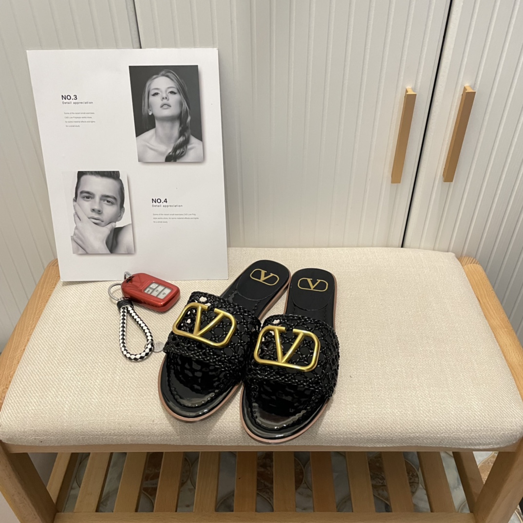 VALENTINO new hollow out slippers-Luxeon