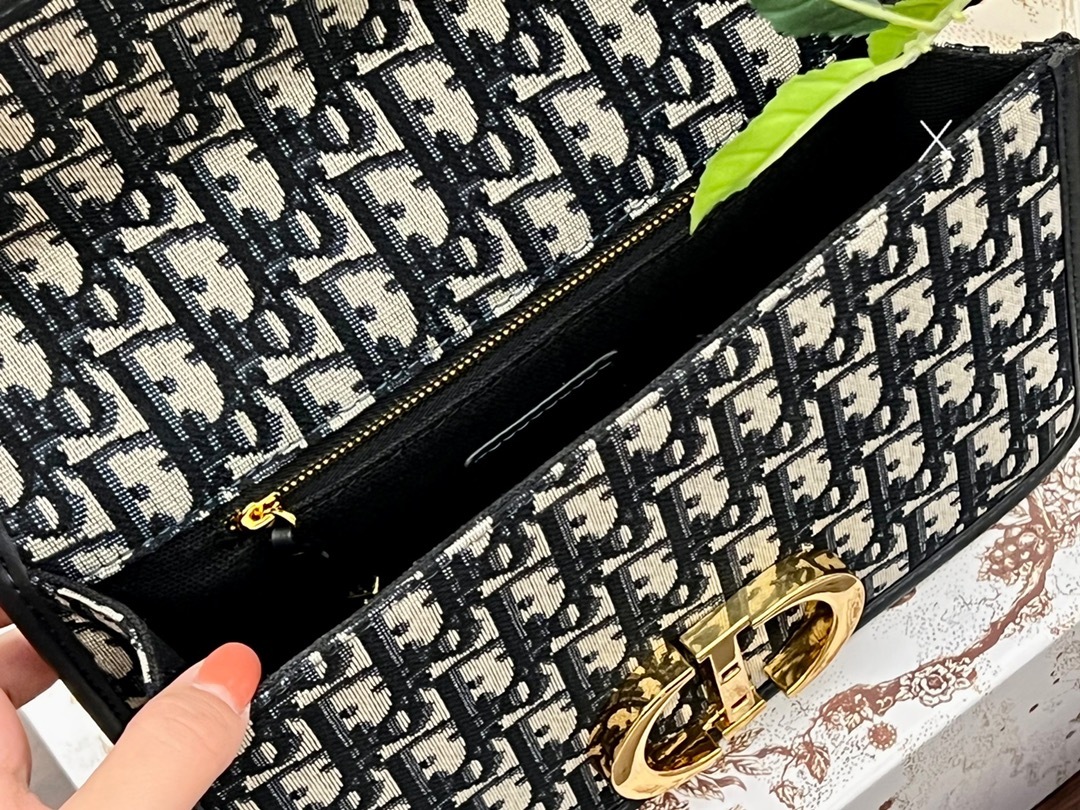 D style Montaigne 30 shoulder bags-Luxeon