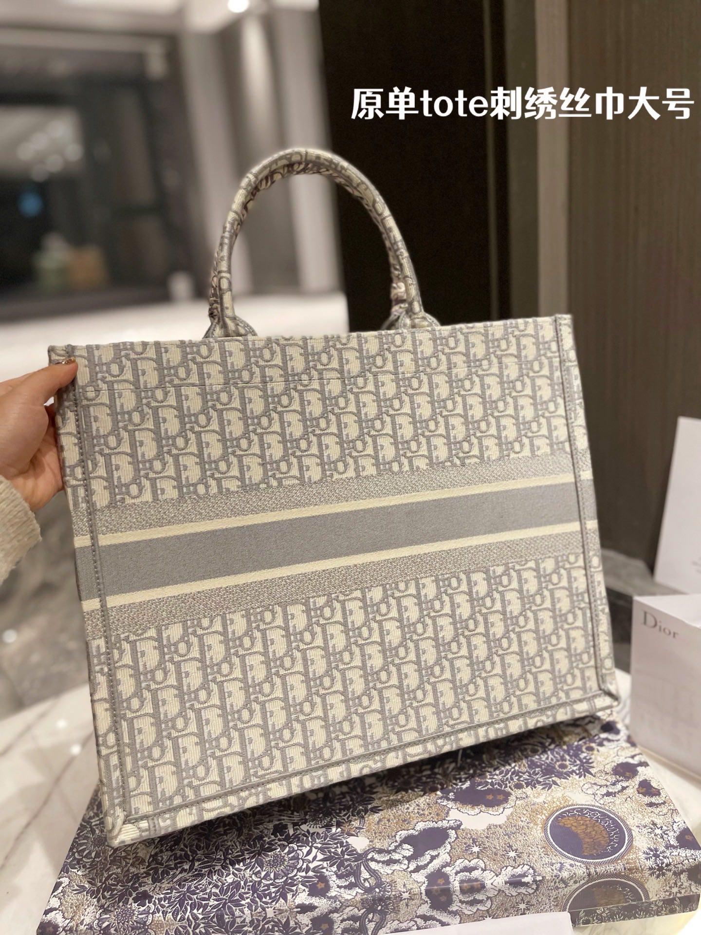 D style Book Tote Classic Handbags-Luxeon