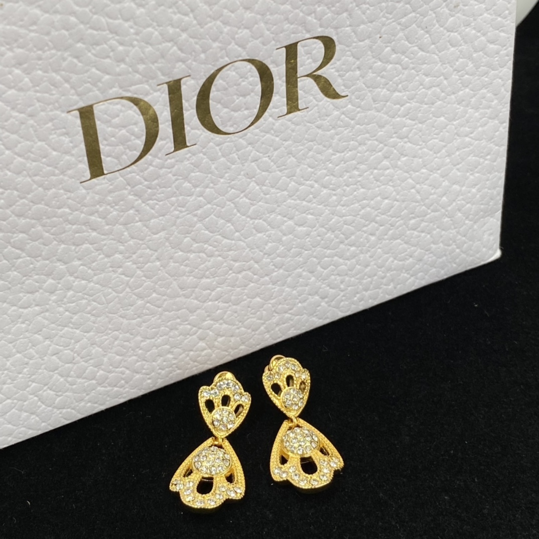 D style Classic Crown Earrings-Luxeon