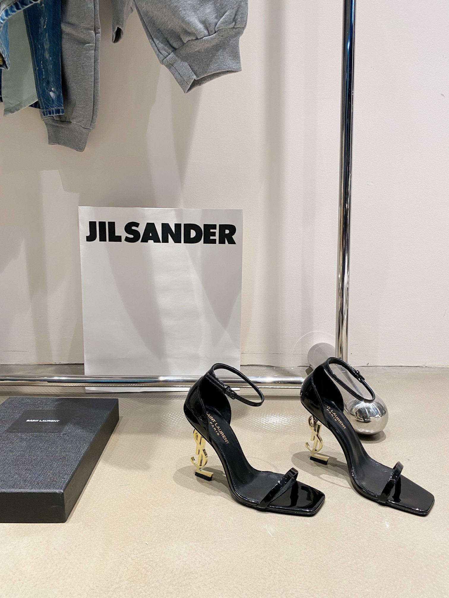 Y style Saint Laurent classic monogram heel sandals-Luxeon