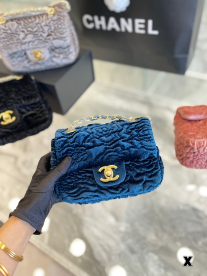 C style VELVET HANDBAG-Luxeon