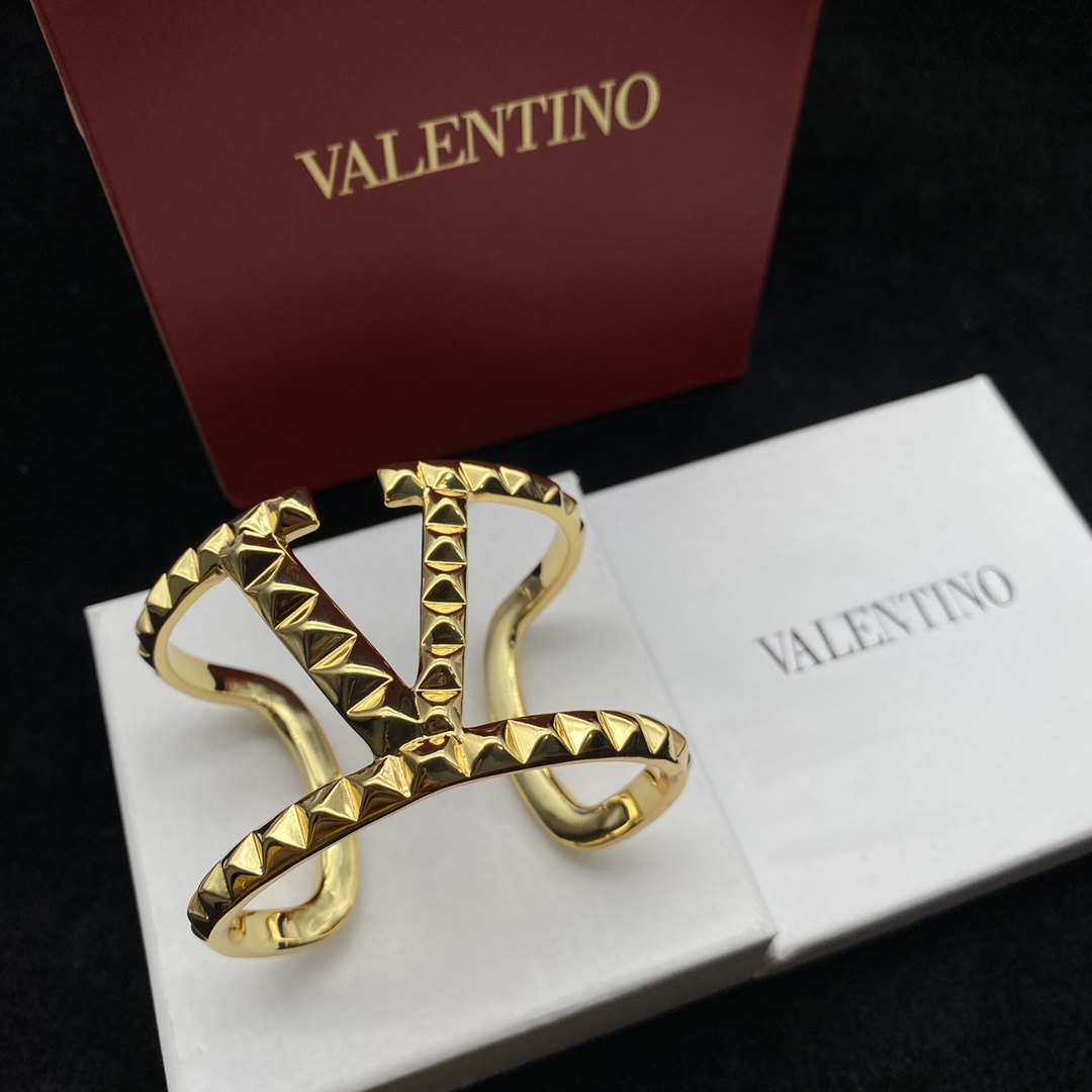 Valentino Classic Fashion Bracelet-Luxeon