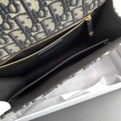 handbag24*17*8cm