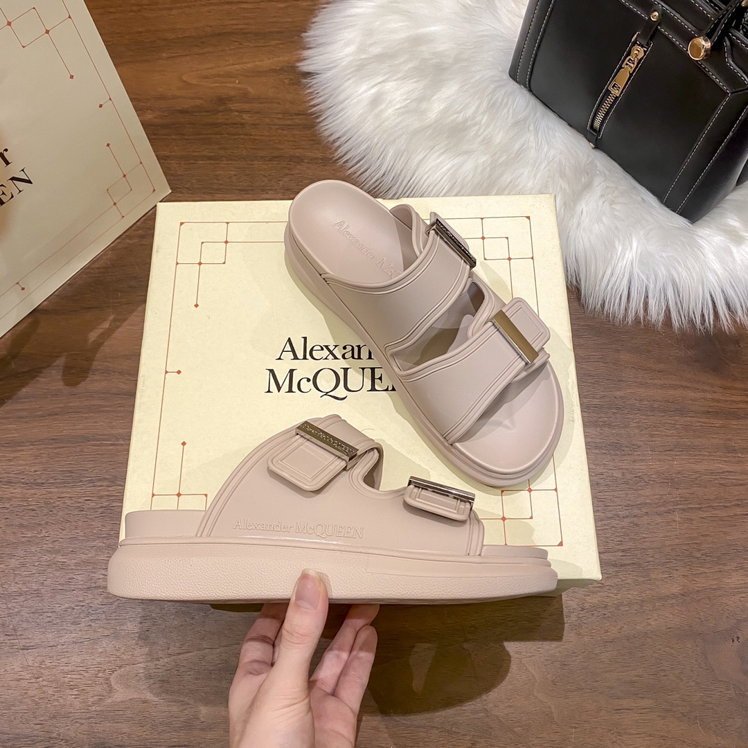 Mcqueen women thick sole sandals-Luxeon