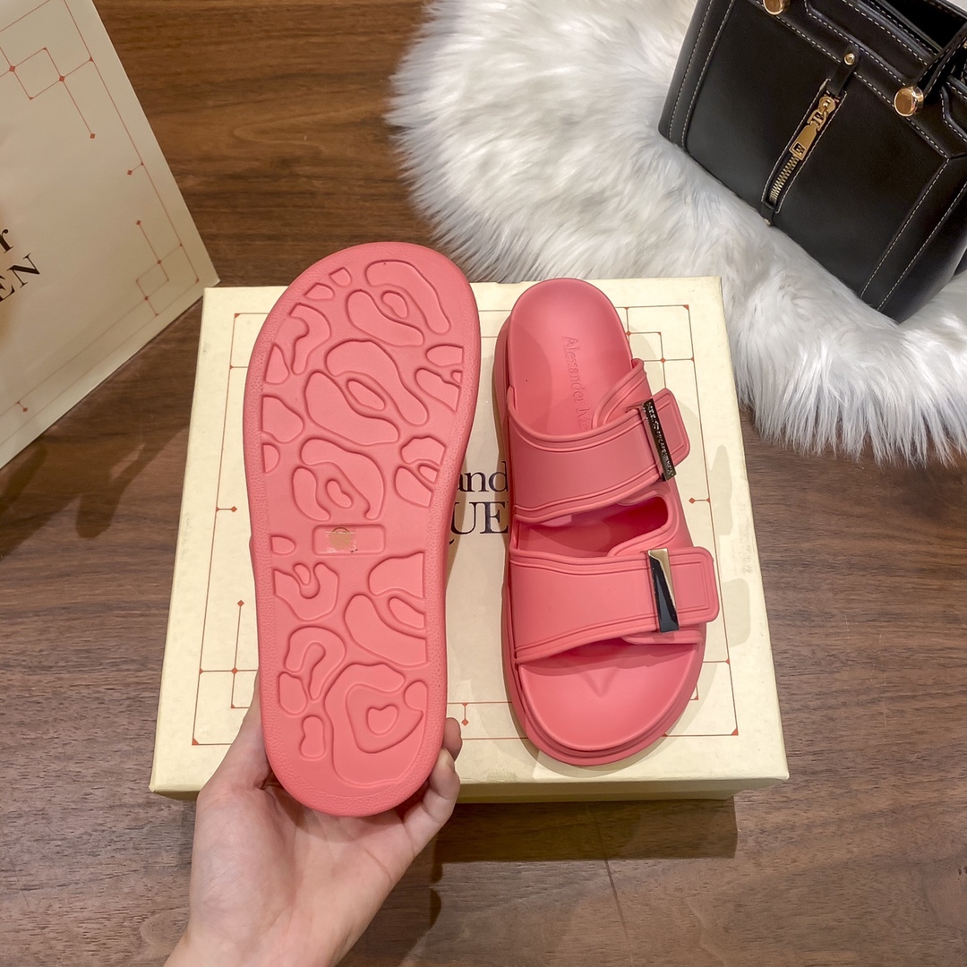 Mcqueen women thick sole sandals-Luxeon