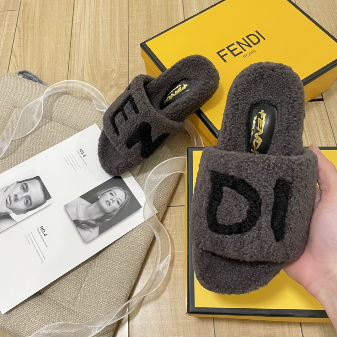 F style new women winter plush slippers-Luxeon